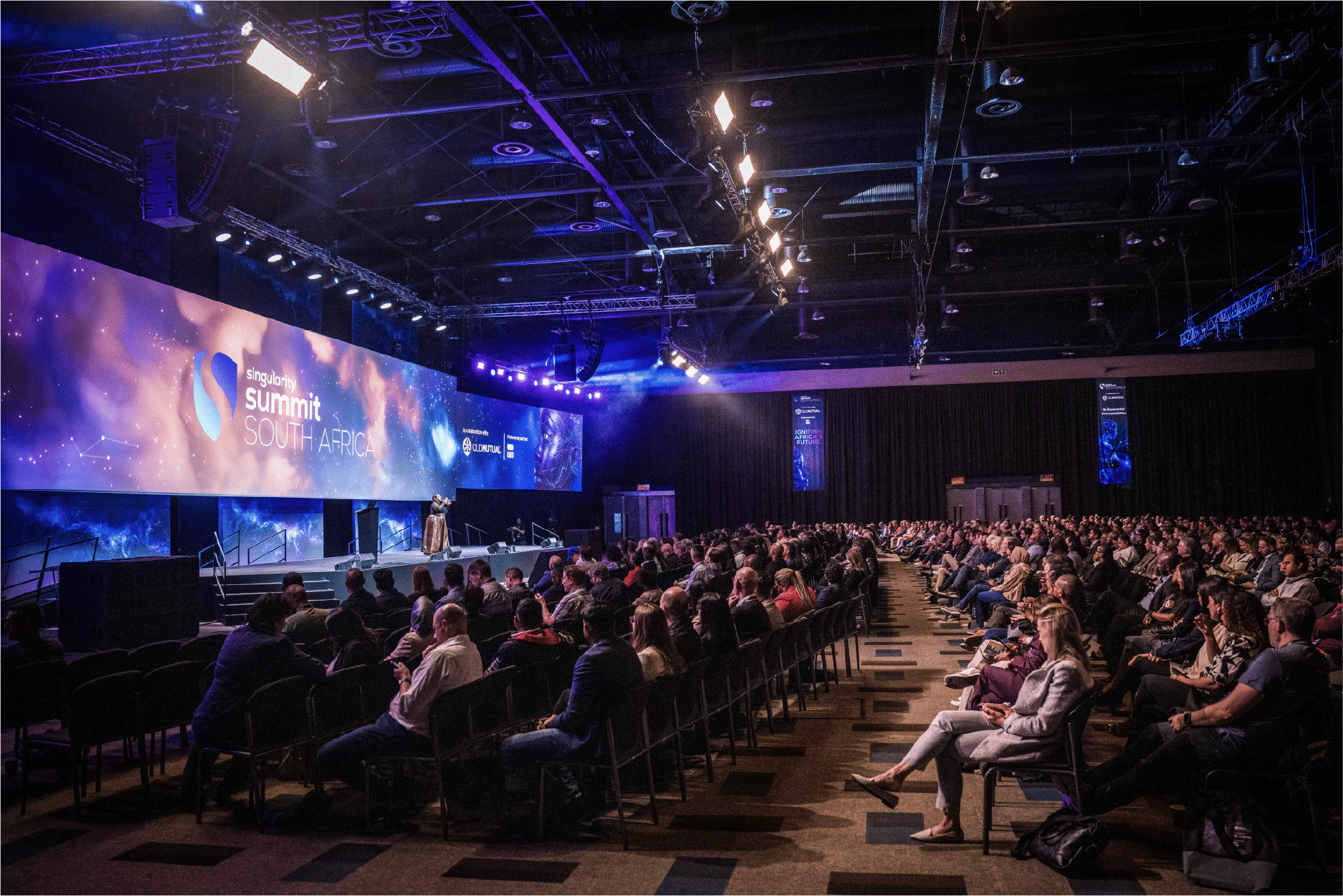 Audience in the plenary hall